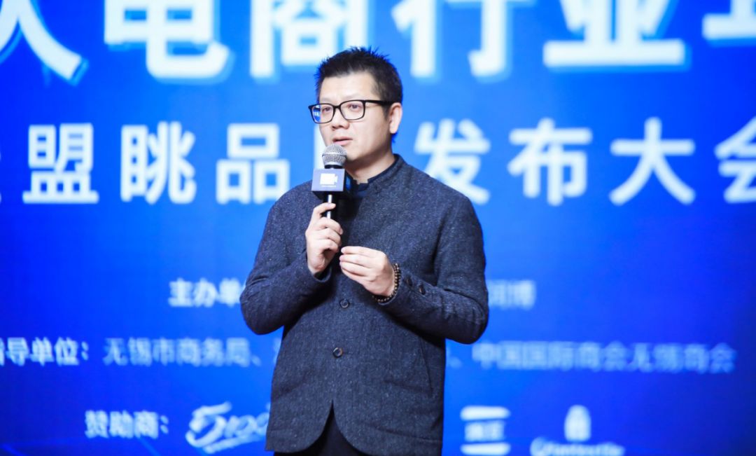 方凱雷最新,方凱雷最新動態(tài)，探索科技前沿，引領(lǐng)行業(yè)創(chuàng)新