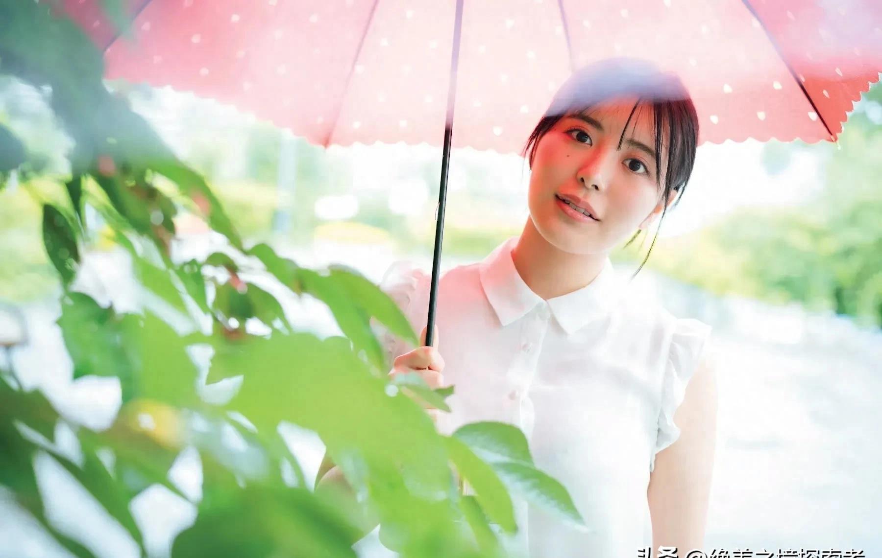 科技新品重塑時(shí)尚舞臺(tái)，模特泳裝比賽體驗(yàn)未來(lái)魅力之旅