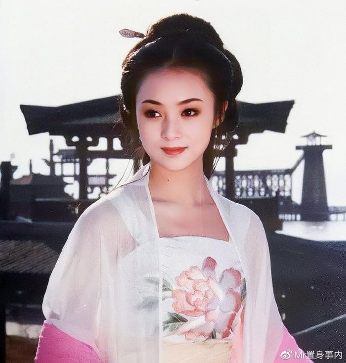 董智芝的表演藝術(shù)之路，如何學(xué)習(xí)表演藝術(shù)并邁向舞臺(tái)成功之巔