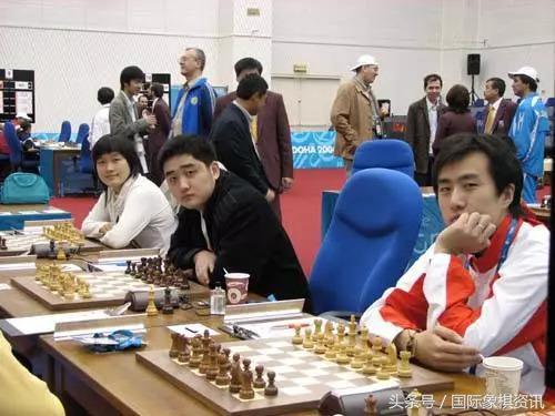 象棋賽場(chǎng)風(fēng)云，變化、自信與成就的舞臺(tái)之戰(zhàn)