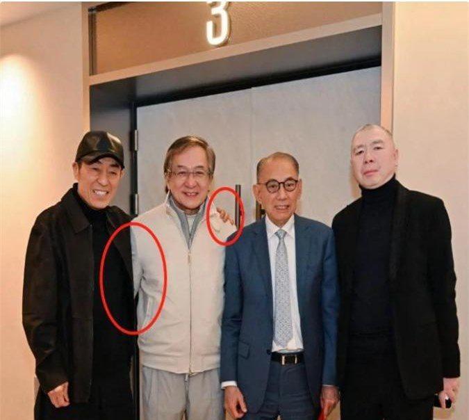 成龍最新動態(tài)揭秘，小巷深處的驚喜探索之旅（2025年）