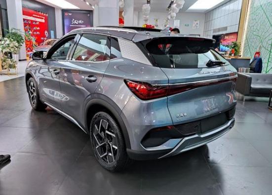 比亞迪電車最新動態(tài)引領行業(yè)革新風暴！